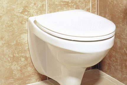 Toilettes suspendues Cersanit