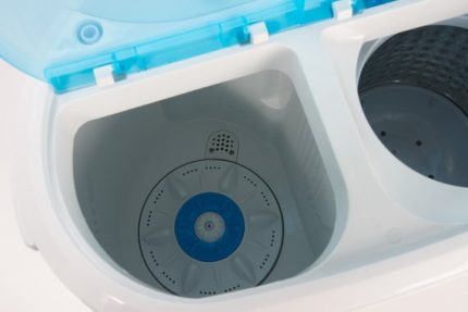 Activator type washer