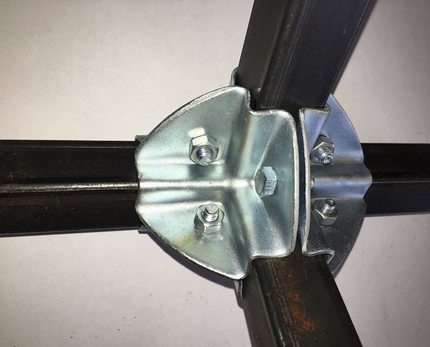 Mga clamp para sa mga tubo ng profile