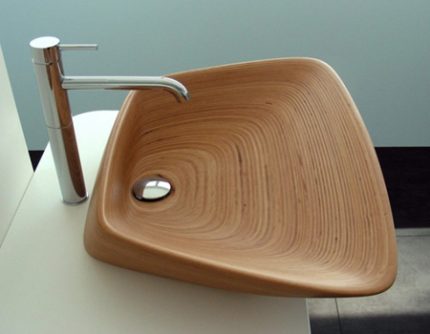 Дървена мивка