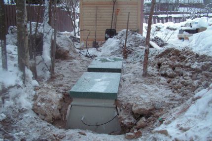 خزان الصرف الصحي في الشتاء