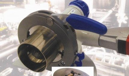 One-piece pipe cutter for steel cutting