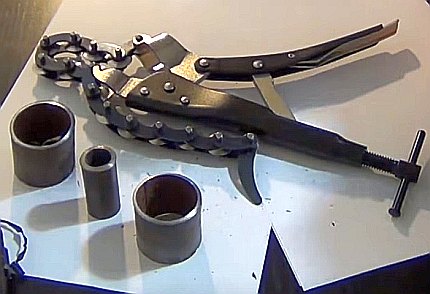 Chain mechanical pipe cutter