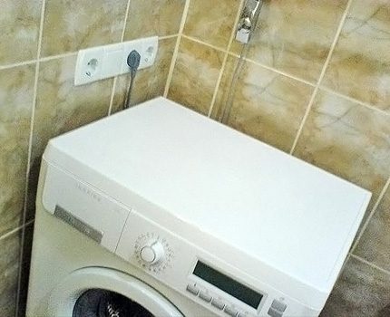 Plaats geen boiler en wasmachine in hetzelfde stopcontact
