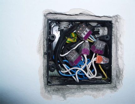 Box for hidden wiring