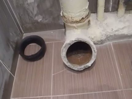 Kanał pionowy przed zamontowaniem toalety