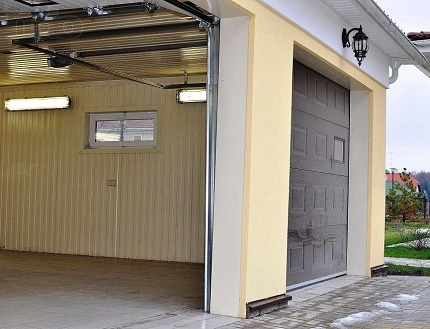 Protecting the walls of a heated garage