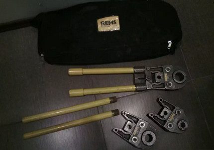 Press pliers, nozzles and tool storage bag