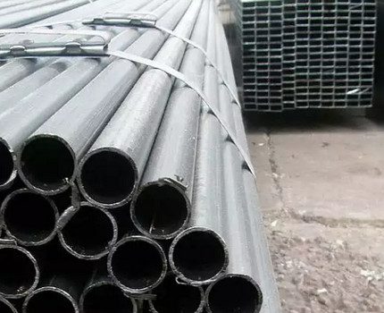 Batch of pipes of medium diameter