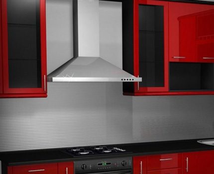 An extractor hood must be installed above the gas stove