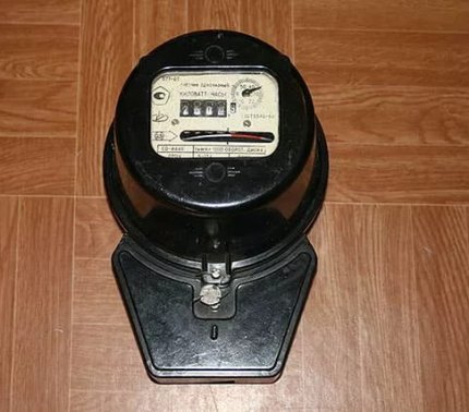 Medidor de electricidad anticuado