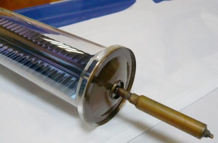 Vacuum pen tube