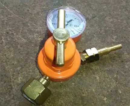 Převodovka s regulačním ventilem