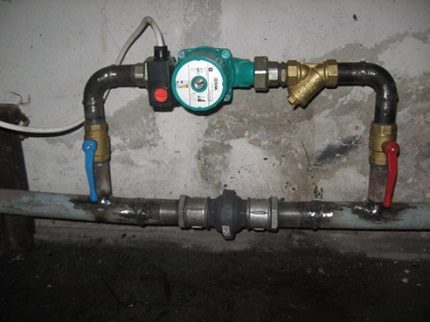 Red de calefacción doméstica con bomba de circulación.