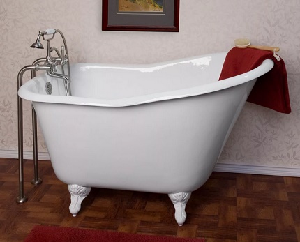 Designer bathtub mini
