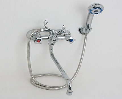 Faucet-box shower mixer