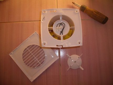 Installation of a ventilation device