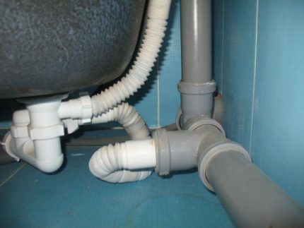 Connecting pipes to plumbing