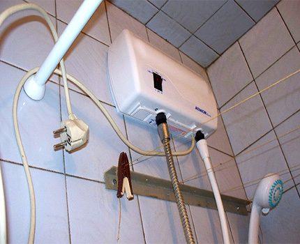 Ceiling mounted water heater