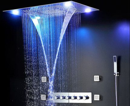 Contemporary shower with thermostatic mixer