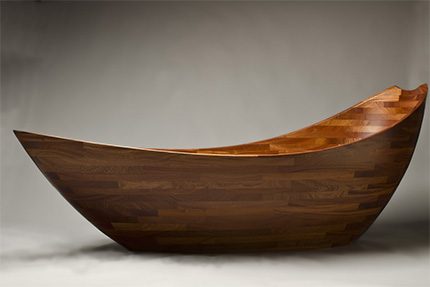 Дървена лодка-лодка
