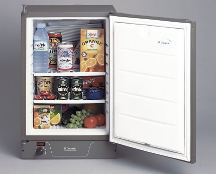 Modeļa mini absorbcijas ledusskapis