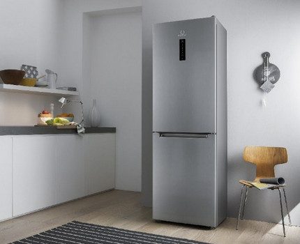 Аристон фрижидер у унутрашњости
