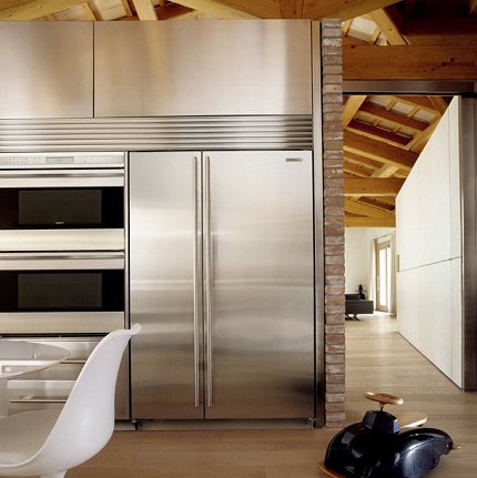 Grande frigorifero Sharp a doppia camera