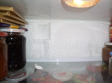 Snow in the fridge chamber