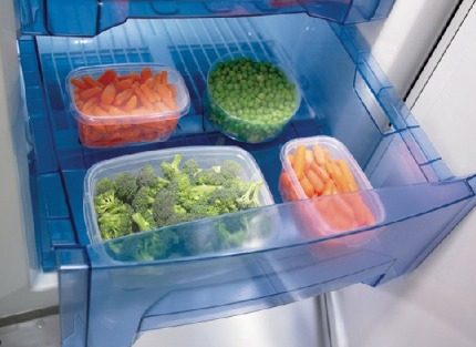 Almacenamiento de alimentos en el congelador.