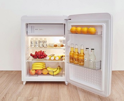 Mini réfrigérateur au sol