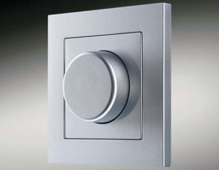 Possibilidade de usar interruptores com dimmers