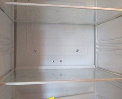 Damage to the refrigerator