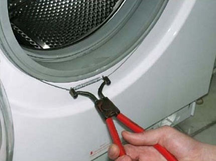 Dismantling the cuff of the washing machine