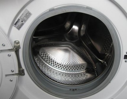 Ietilpīga tvertne veļas mašīnās