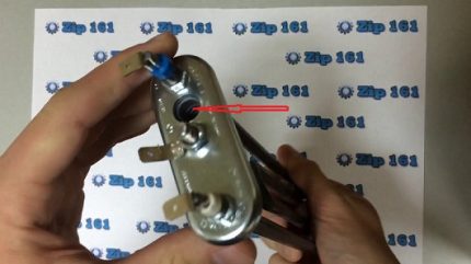 TEN na may isang pagbubukas para sa sensor ng temperatura