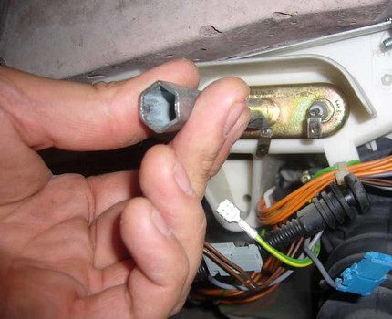 Replacing the heater in the washing machine