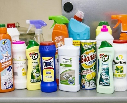 Productos químicos domésticos en la lucha contra el olor.