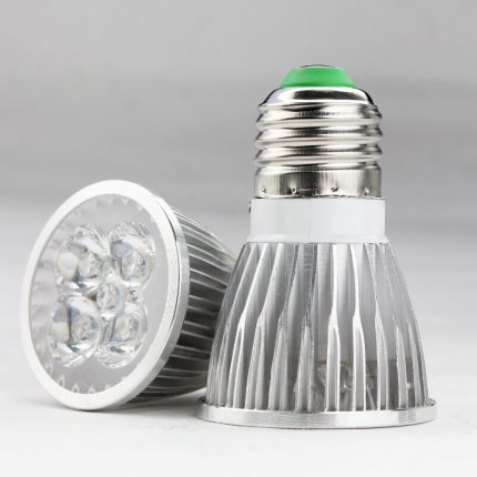 Lamp with connector E27