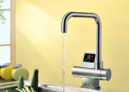 Kitchen taps with thermostat