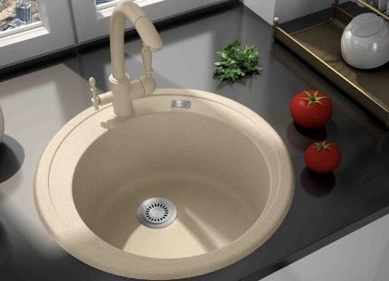 Round ceramic sink
