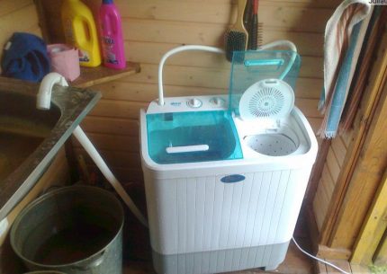 Ūkio kambario skalbimo mašina