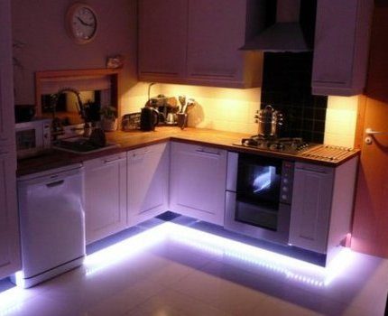 LED juostelė ant baldų
