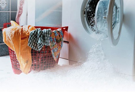 A mosógéptartály helytelen ürítése