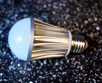 Ampoule intelligente BT lumineuse