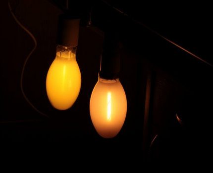 Lampu natrium di tempat kerja