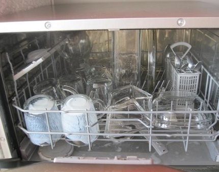 Glassware in a dishwasher tank