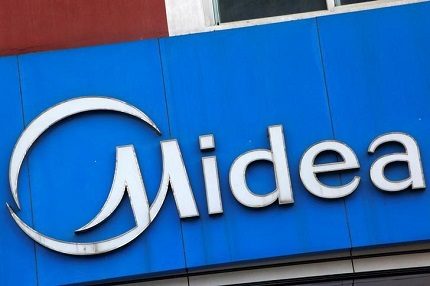 Midea-logotyp på en butiksbyggnad