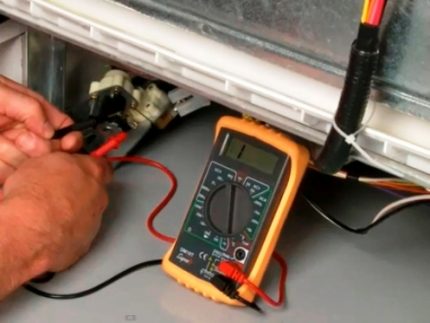 Checking the voltage of the heating element