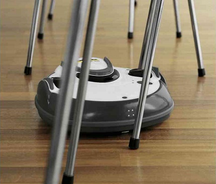 Robot vacuum cleaner stuck in chairs